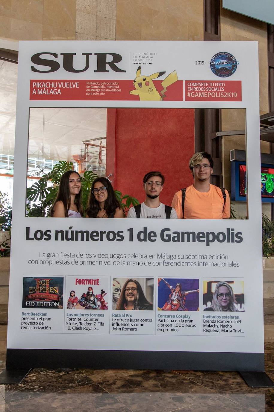 Las mejores imágenes de los participantes de Gamepolis en la portada especial de SUR. 