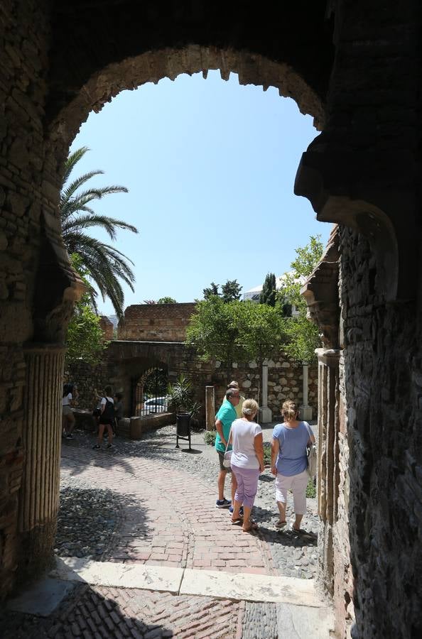 La Alcazaba, que domina la montaña desde la que se divisan todos los puntos cardinales, registró su año récord de visitas en 2018, con un total de 1.194.740 personas, un espectacular 16% más que en 2017