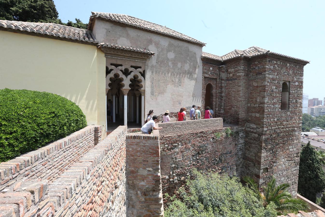 La Alcazaba, que domina la montaña desde la que se divisan todos los puntos cardinales, registró su año récord de visitas en 2018, con un total de 1.194.740 personas, un espectacular 16% más que en 2017