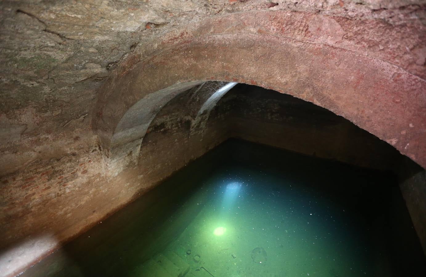 La Alcazaba, que domina la montaña desde la que se divisan todos los puntos cardinales, registró su año récord de visitas en 2018, con un total de 1.194.740 personas, un espectacular 16% más que en 2017