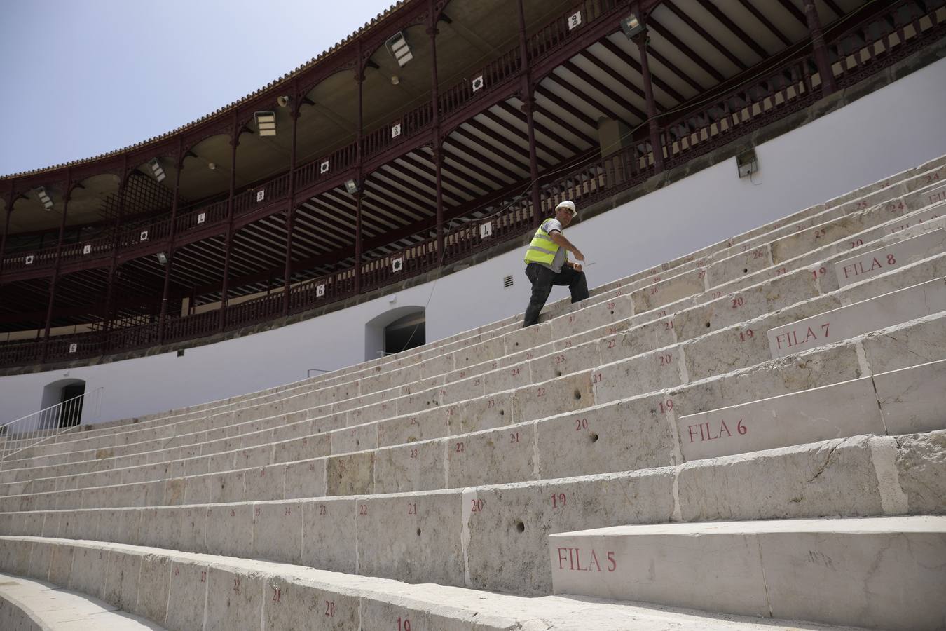 Tras una profunda operación de cirugía arquitectónica, la plaza de toros de La Malagueta luce rejuvenecida