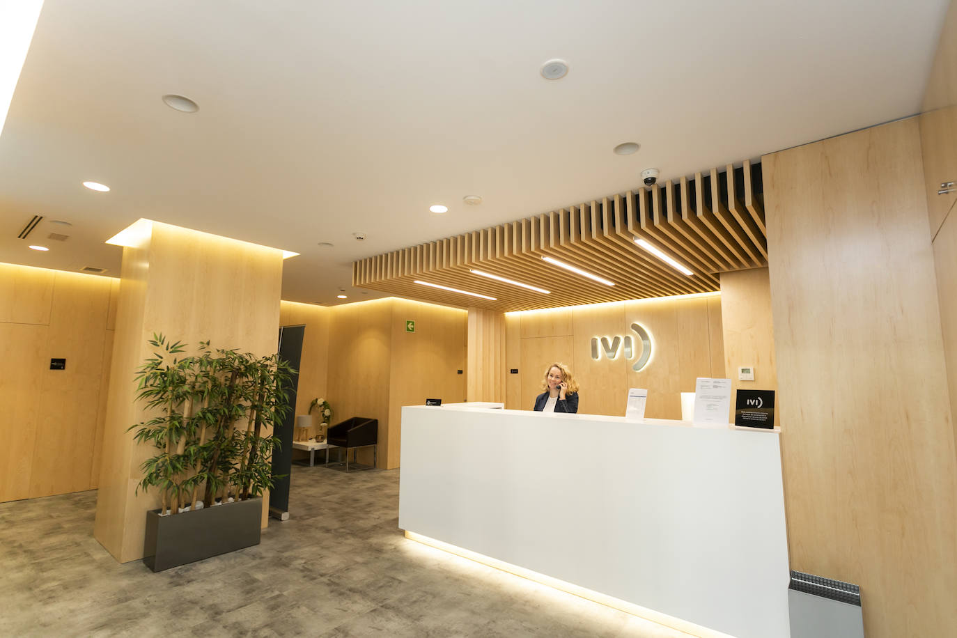 Recepción de la nueva clínica IVI Málaga. 