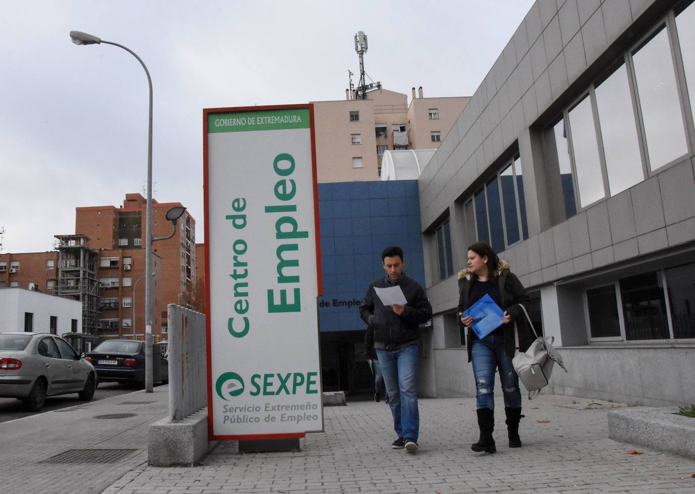 Entrada a una oficina de empleo en Extremadura. 