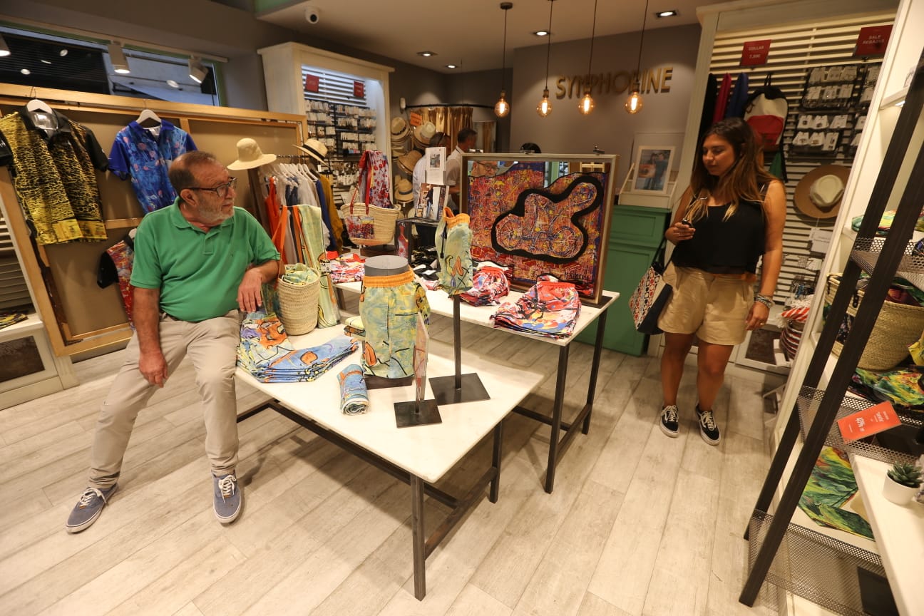 Fotos: Manolo Rincón presenta Empatía Art Collection, su línea benéfica de ropa