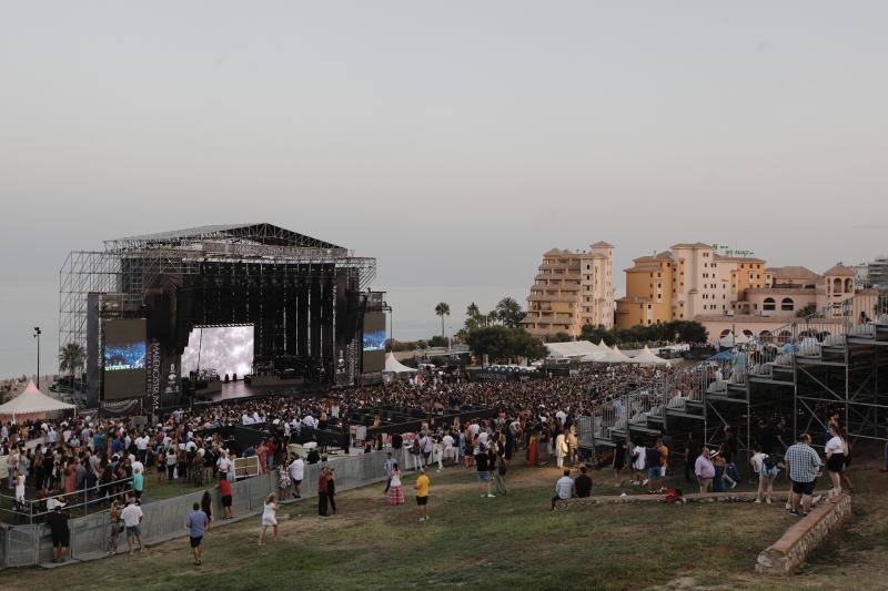 La estrella internacional da su único concierto en Europa este año en la localidad malagueña ante miles de seguidores.