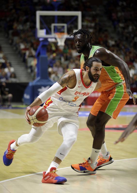 En un partido sin historia ante Costa de Marfil, Jaime Fernández tuvo minutos ante su público y Deon Thompson fue el mejor de la selección africana