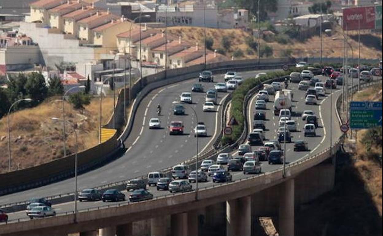 Junta y Estado se enfrentan por el posible peaje en autovías gratuitas para costear su mantenimiento