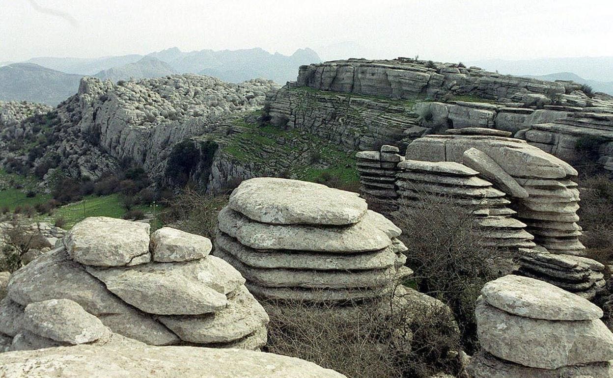 Rescatan a dos senderistas perdidos El Torcal de Antequera