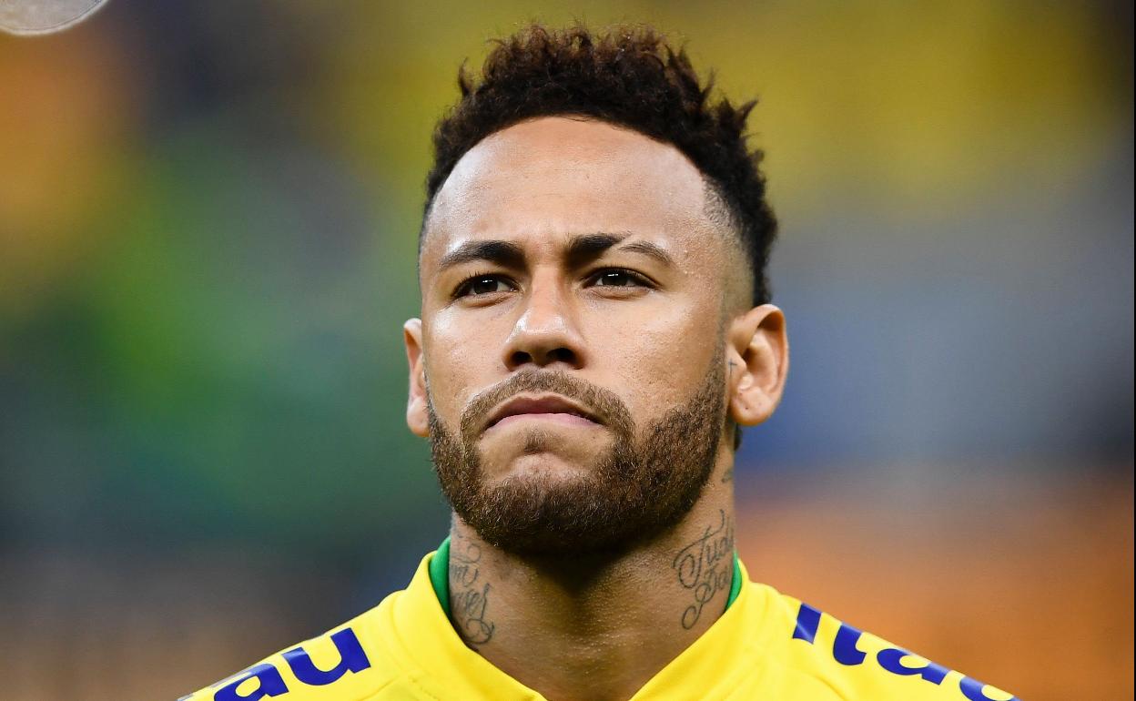 Neymar en un partido con la selección brasileña.