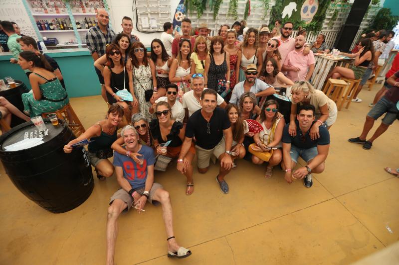 Las mejores imágenes de la jornada del viernes 16 de la Feria de Málaga. Ambiente de la primera noche en el Real