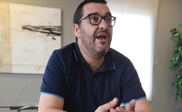 Guzmán Ahumada: «La autonomía andaluza acaba donde empieza el despacho de Santiago Abascal»