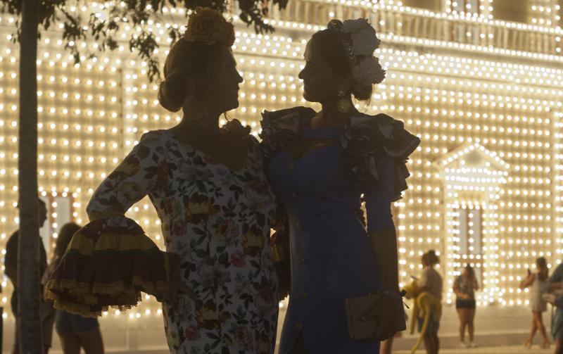 Cortijo de Torres vive cada noche una fiesta continua en el que la tradición se une con los ritmos más modernos y donde las atracciones hacen las delicias de grandes y pequeños.