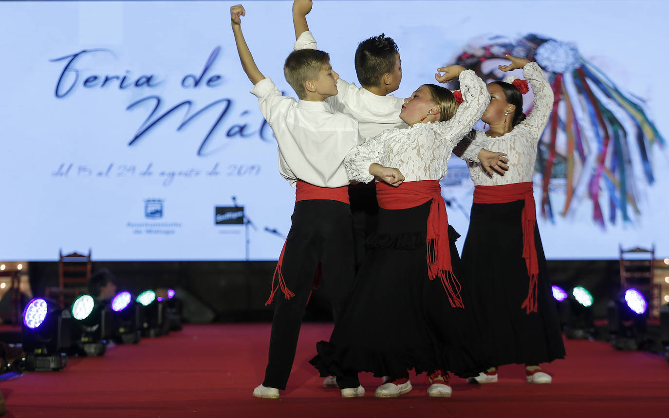 Un total de 32 chicas y los 16 chicos participaron en la gala presentada por Rocío Alba y Pepelu Ramos y que contó con la actuación de Virginia Gámez.