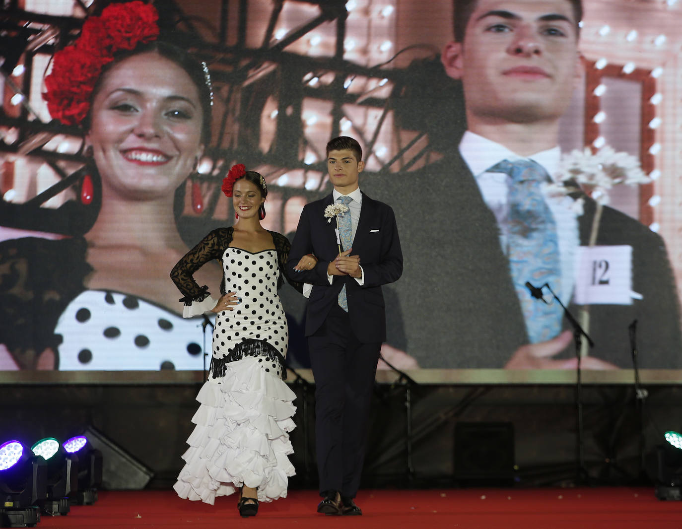 Un total de 32 chicas y los 16 chicos participaron en la gala presentada por Rocío Alba y Pepelu Ramos y que contó con la actuación de Virginia Gámez.