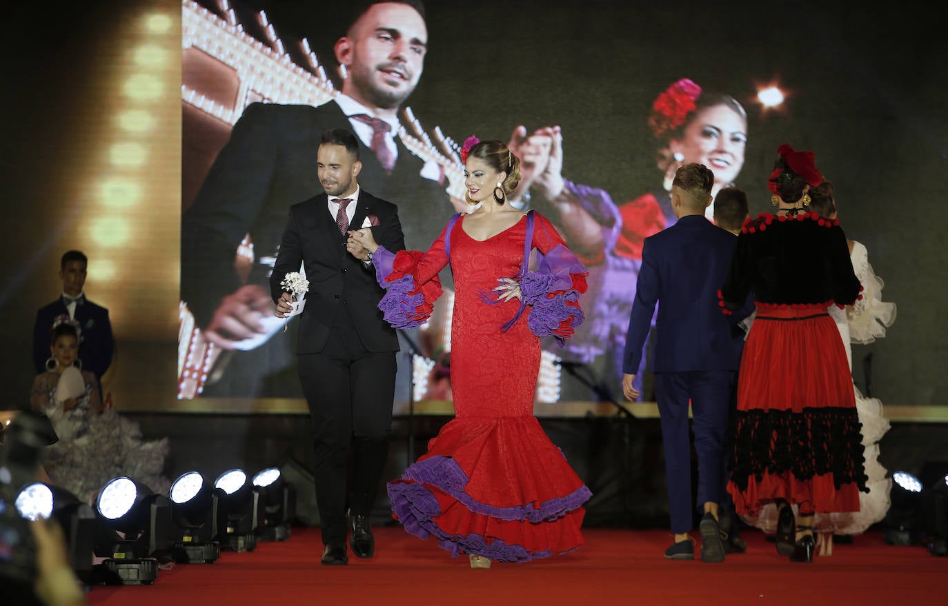 Un total de 32 chicas y los 16 chicos participaron en la gala presentada por Rocío Alba y Pepelu Ramos y que contó con la actuación de Virginia Gámez.