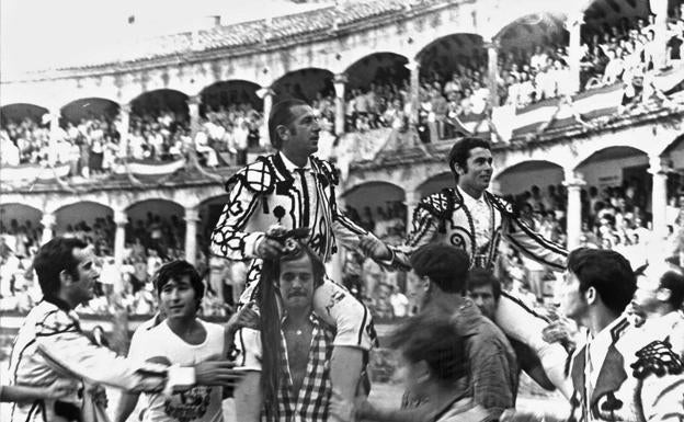 Ordóñez y Paquirri, en la Goyesca de 1973. 