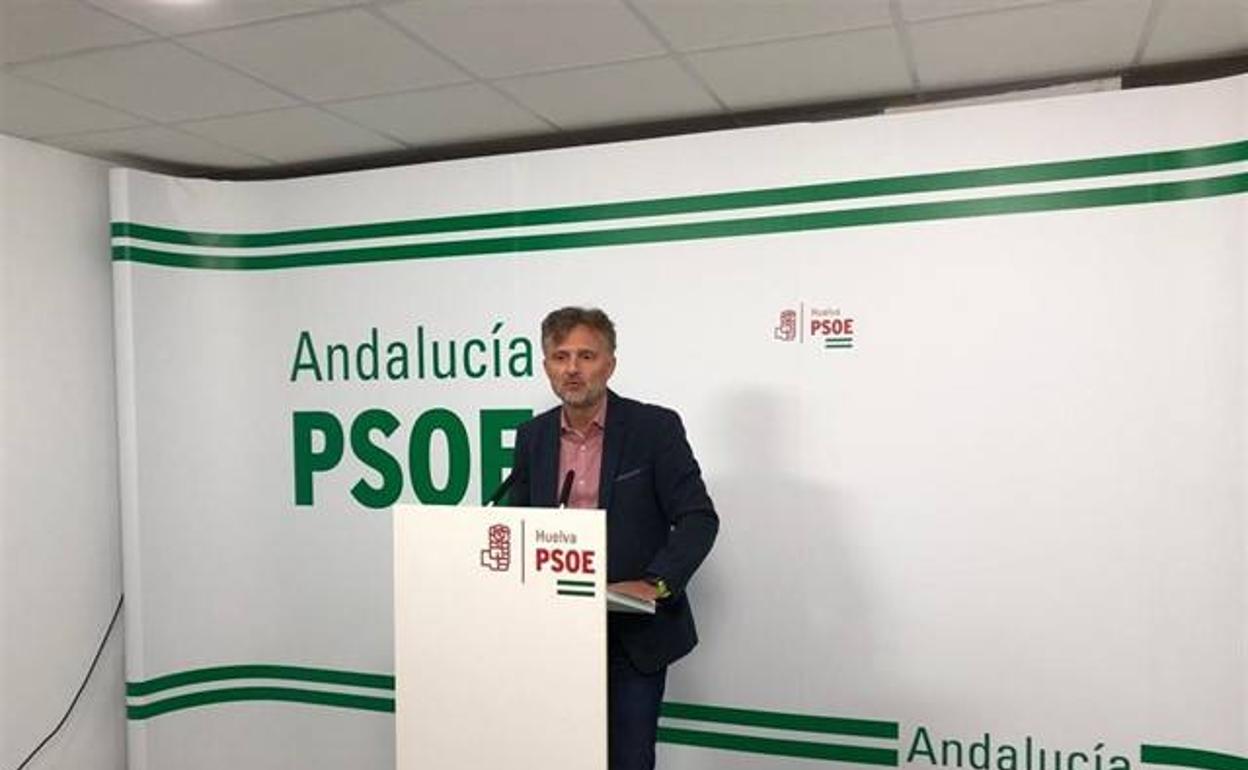 El portavoz del PSOE-A, José Fiscal, ayer. 