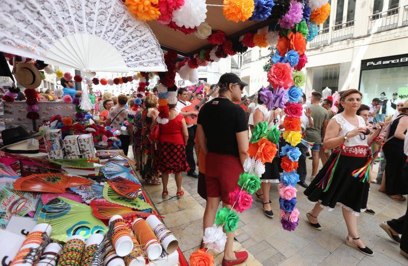 Miles de personas disfrutan un día más de la fiesta en el Real y el Centro. 