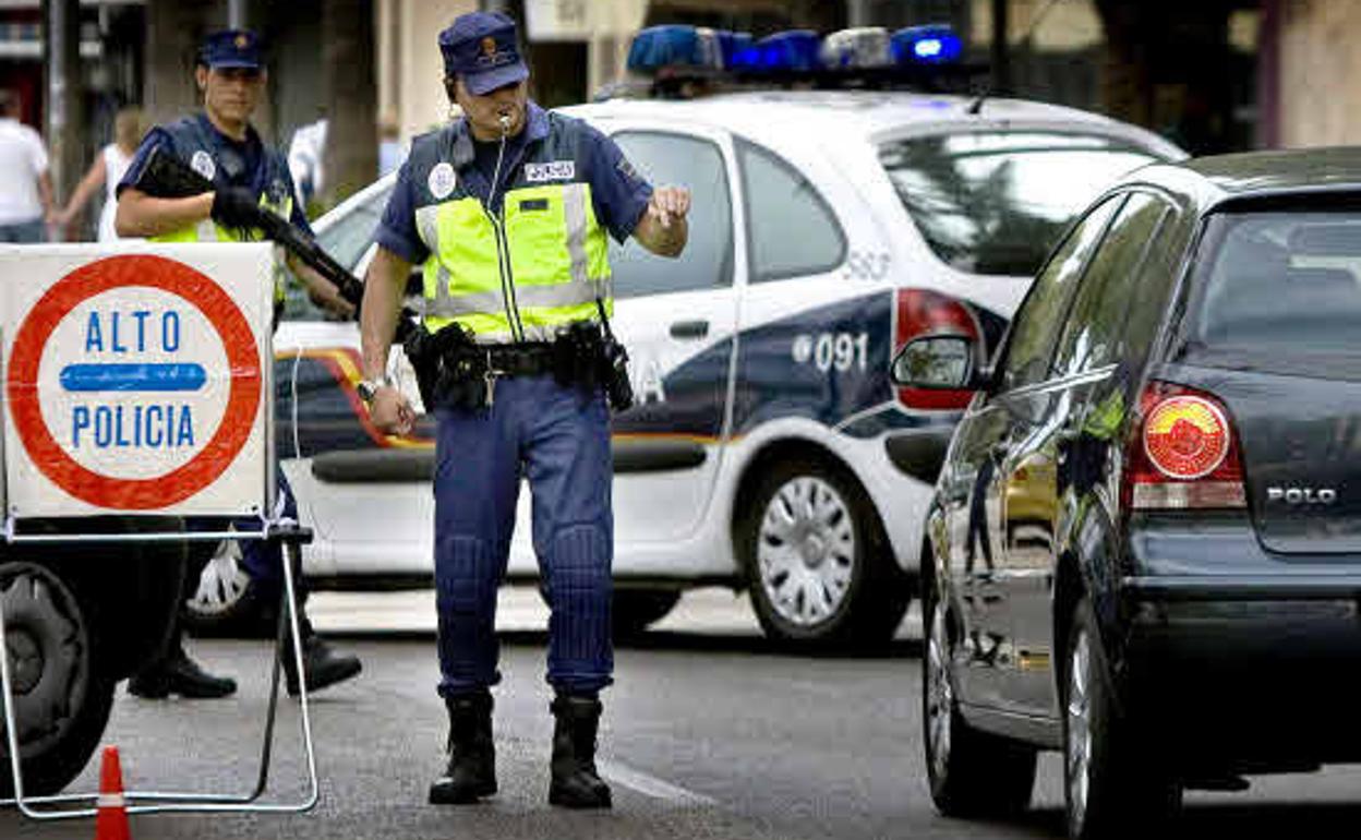 Control de la Policía Nacional en Palma de Mallorca. 