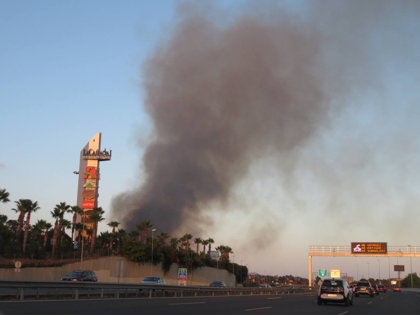 El fuego se originó en la zona conocida como Altos de Marbella. 