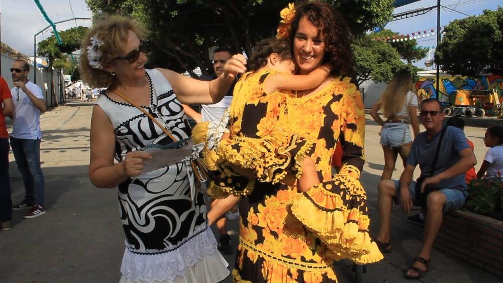 Algunos trajes de flamenca y caballistas el jueves en el Real. 