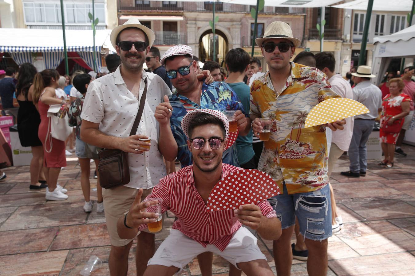 Miles de malagueños visitan el Real y el Centro en la recta final de la fiesta. 