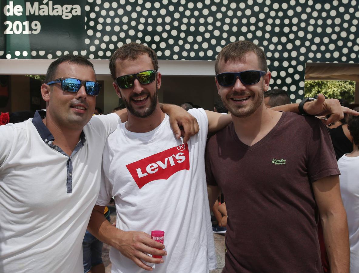 Miles de malagueños visitan el Real y el Centro en la recta final de la fiesta. 