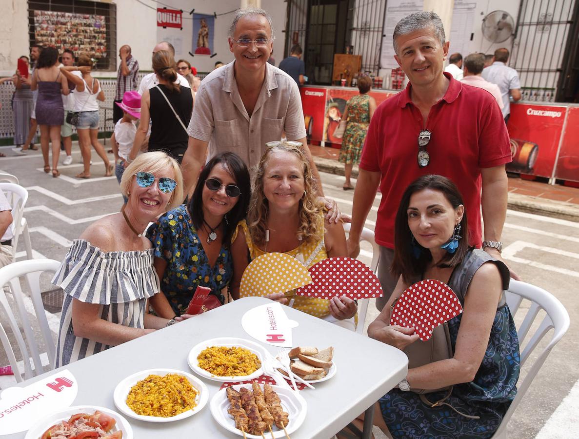 Miles de malagueños visitan el Real y el Centro en la recta final de la fiesta. 