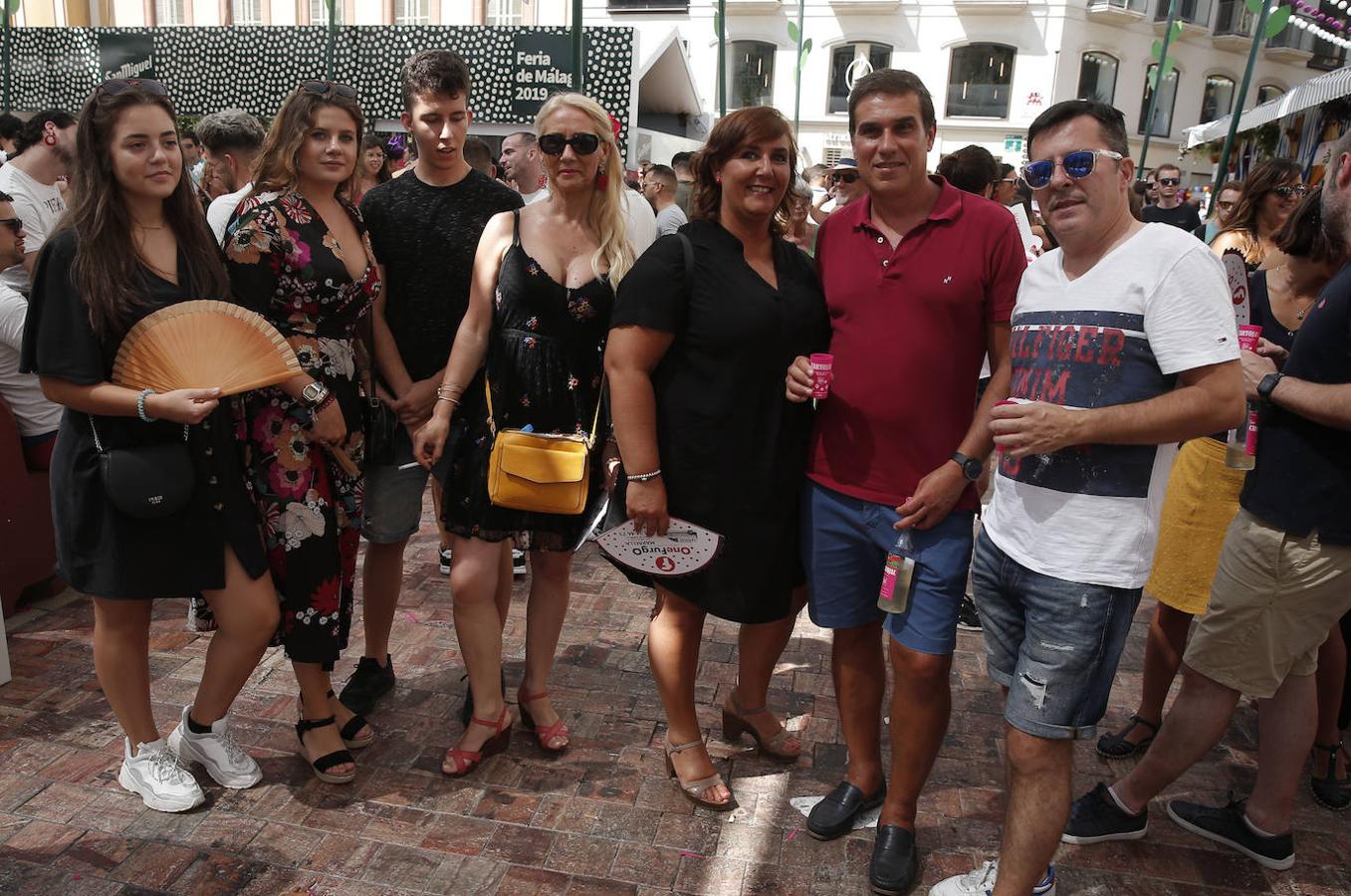 Miles de malagueños visitan el Real y el Centro en la recta final de la fiesta. 