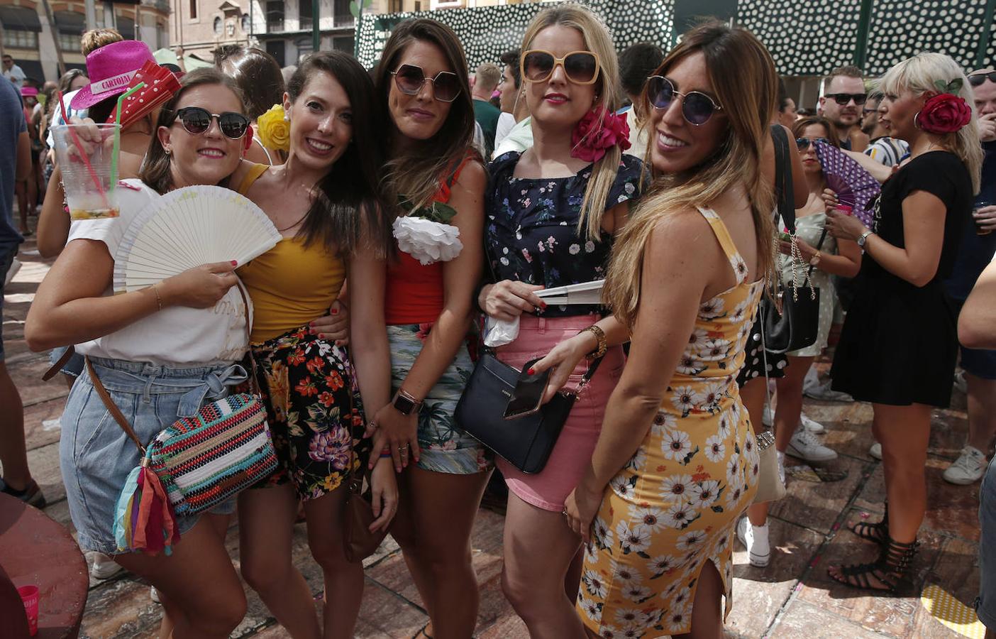 Miles de malagueños visitan el Real y el Centro en la recta final de la fiesta. 