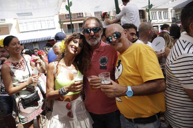 Miles de personas apuran las últimas horas de fiesta tanto en el Centro como en el Real. 