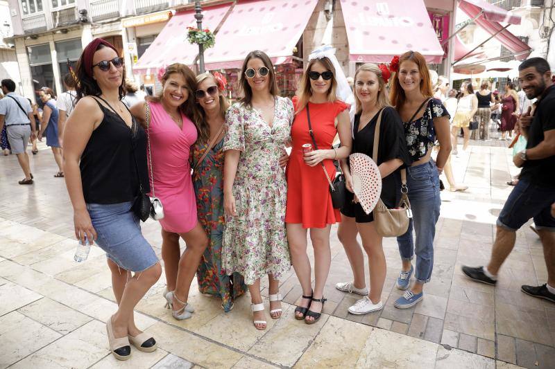 Miles de personas apuran las últimas horas de fiesta tanto en el Centro como en el Real. 