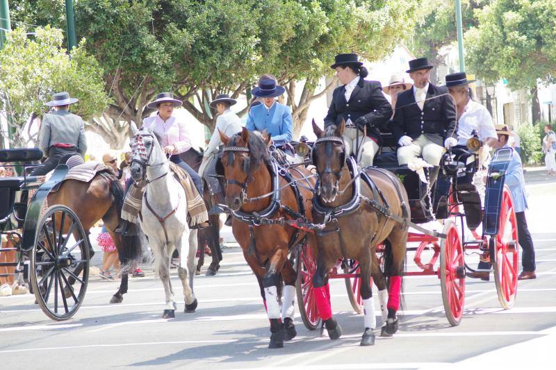 Miles de personas apuran las últimas horas de fiesta tanto en el Centro como en el Real. 