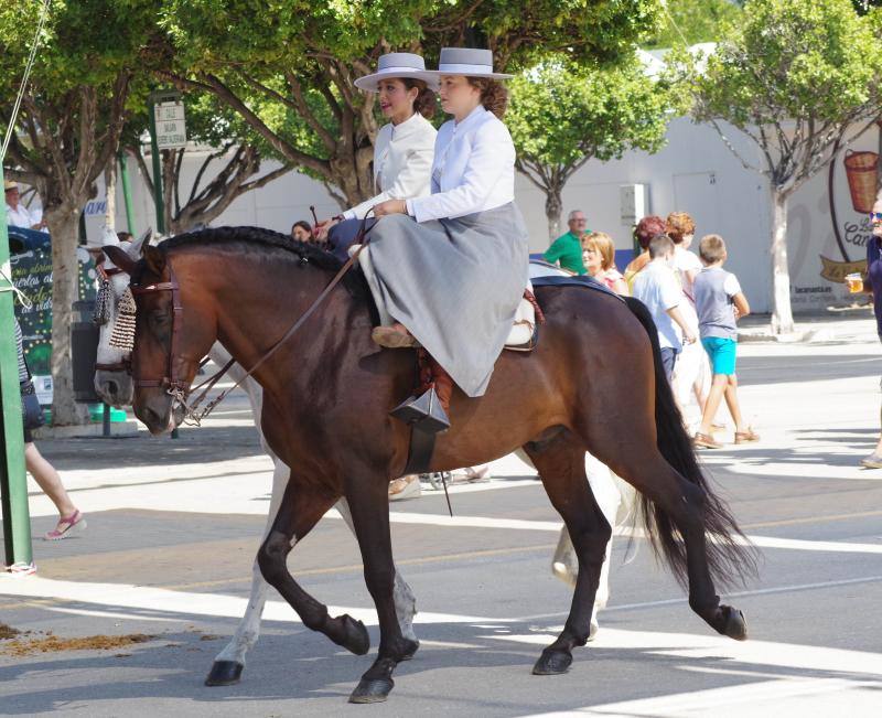 Miles de personas apuran las últimas horas de fiesta tanto en el Centro como en el Real. 