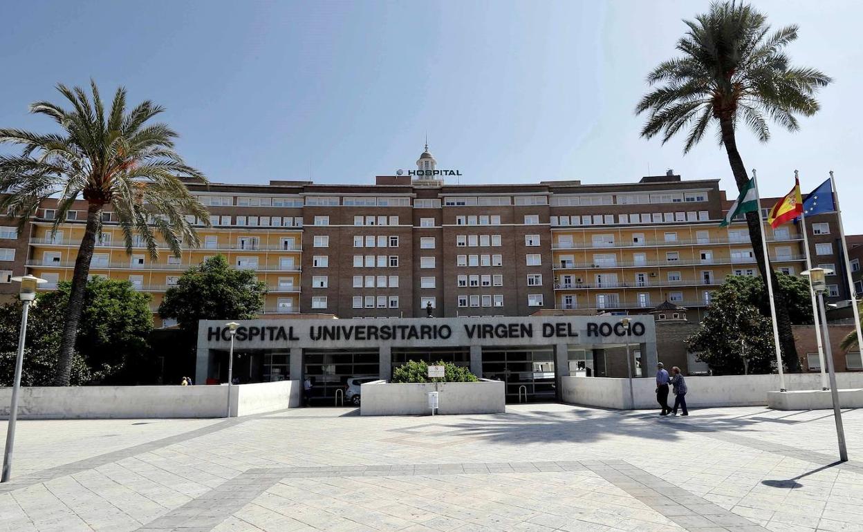 Fachada del Hospital Virgen del Rocío de Sevilla.