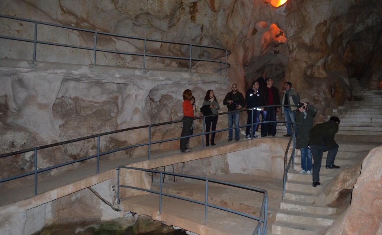 Imagen del interior de la Cueva del Tesoro de Rincón de la Victoria. 