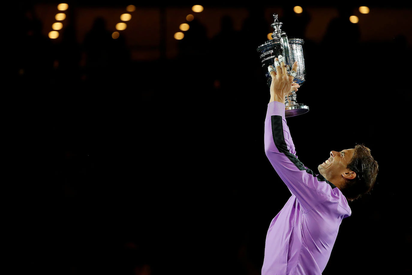 Rafa Nadal celebra su cuarto título del Abierto de Estdos Unidos, que supone su 19ª Grand Slam.