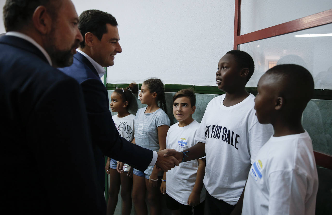 El presidente ha acudido al Manuel Altolaguirre, un centro de educación compensatorio y difícil desempeño, con 254 alumnos de diez nacionalidades. 