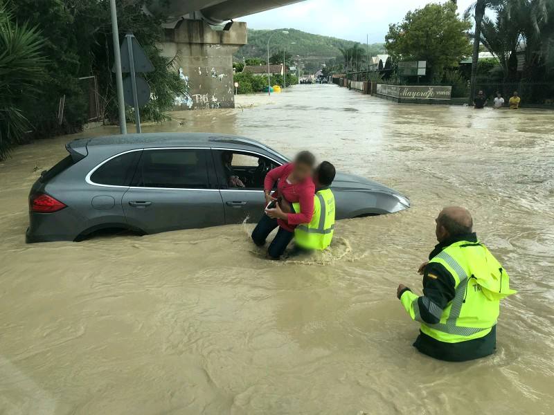 El temporal sigue sin dar tregua, se extiende a más provincias y este sábado se ha cobrado la séxta víctima mortal.