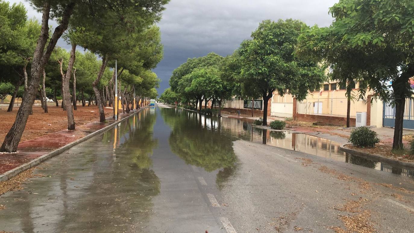 Balsas de agua en el Polígono Guadalhorce.