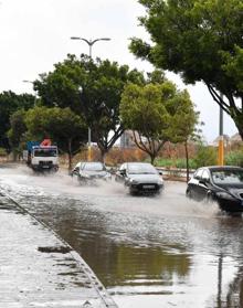 Imagen secundaria 2 - Daños en el pabellón y balsas de agua en el polígono Guadalhorce.