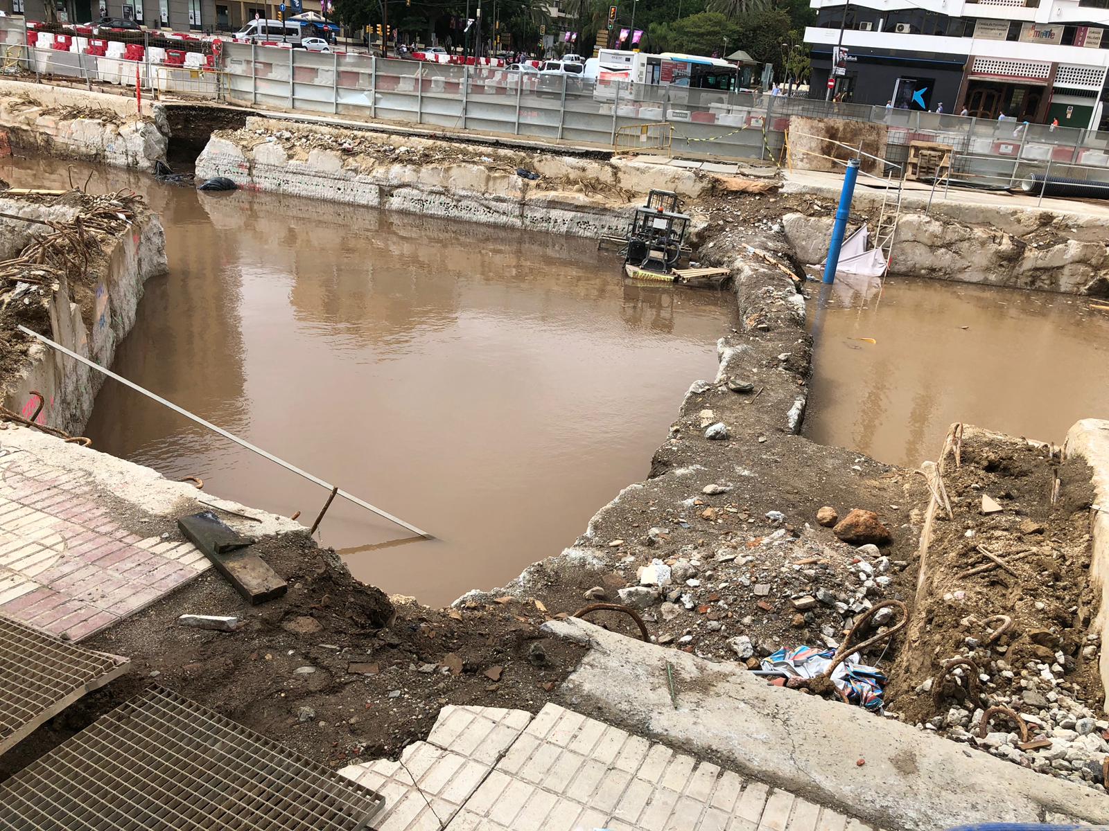 La tromba de agua inunda las obras del metro de Málaga