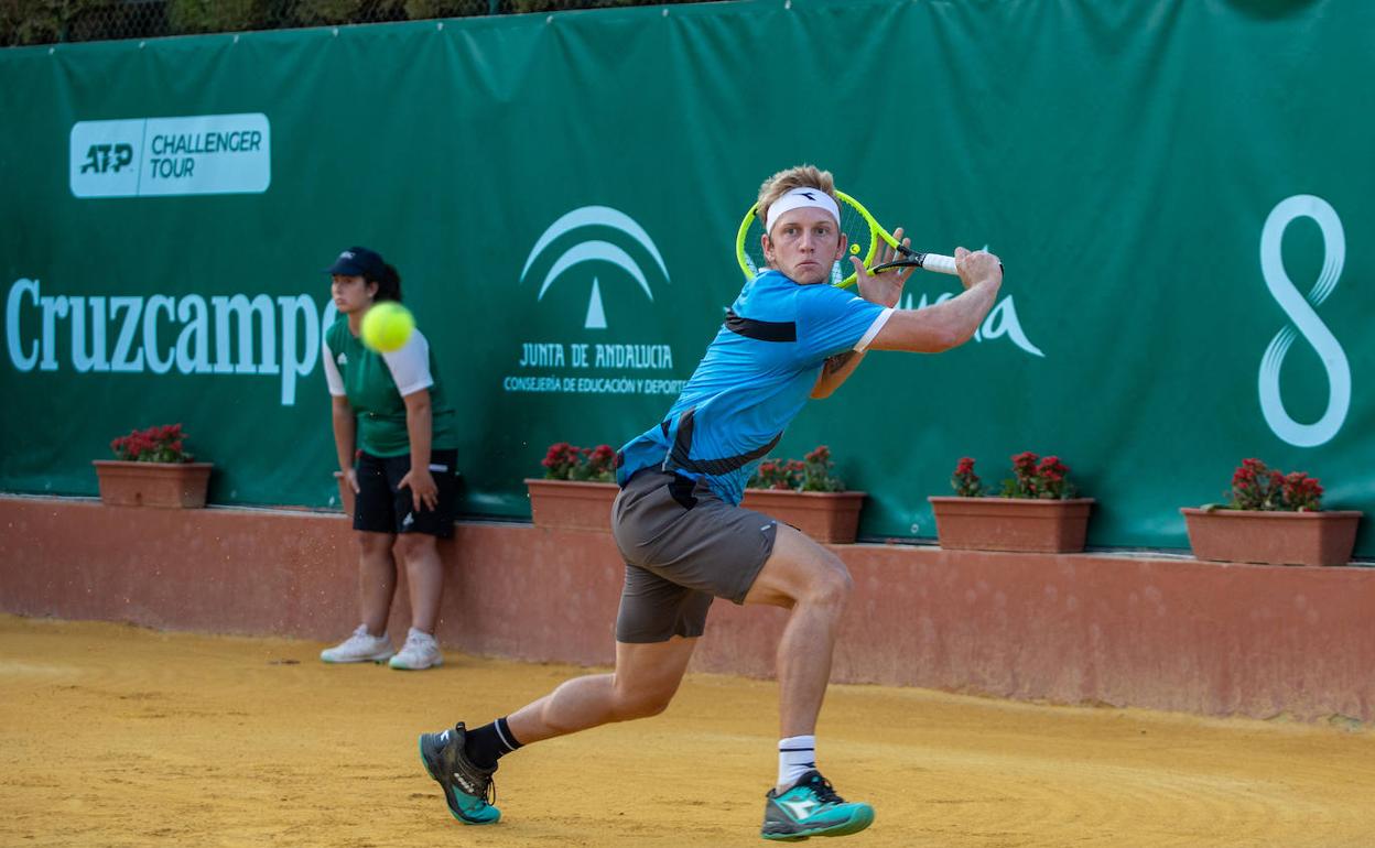 Davidovich, en la final jugada ante Munar en el albero de Sevilla. 