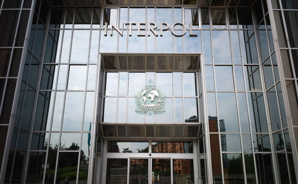 Fachada principal de la Secretaría General de Interpol, en Lyon (Francia).