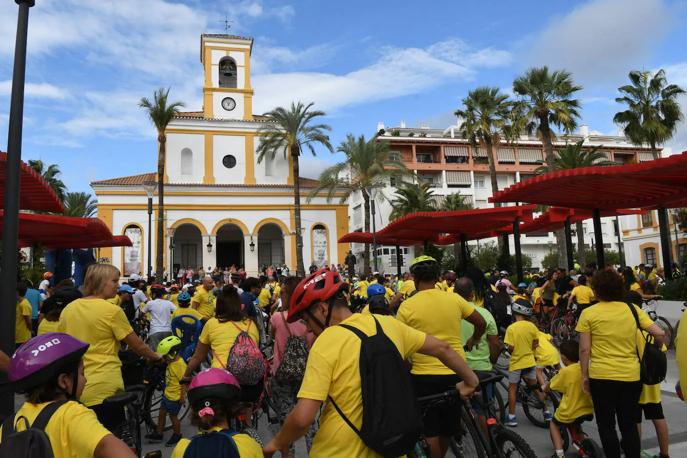 Esta edición ha vuelto a mezclar deporte y solidaridad mediante la recogida de material escolar para la Asociación Valores y la Federación de Ampas de Marbella y San Pedro (FAPA Mainake).