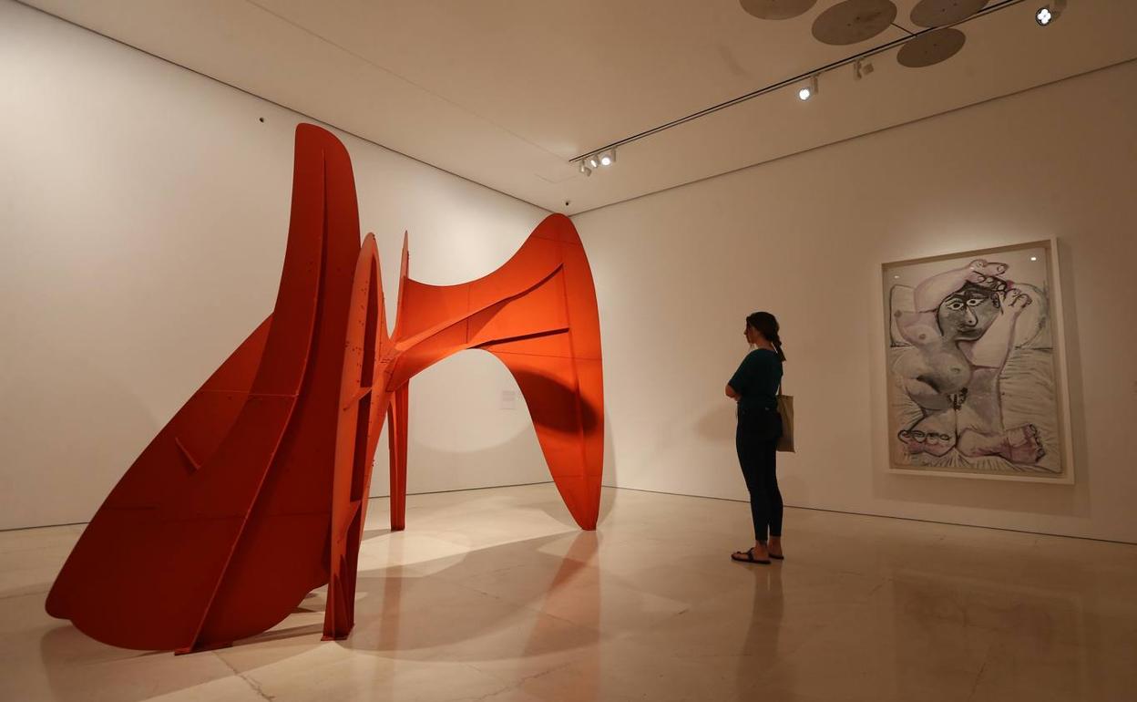 El proyecto reúne más de un centenar de obras de Picasso y Calder. 