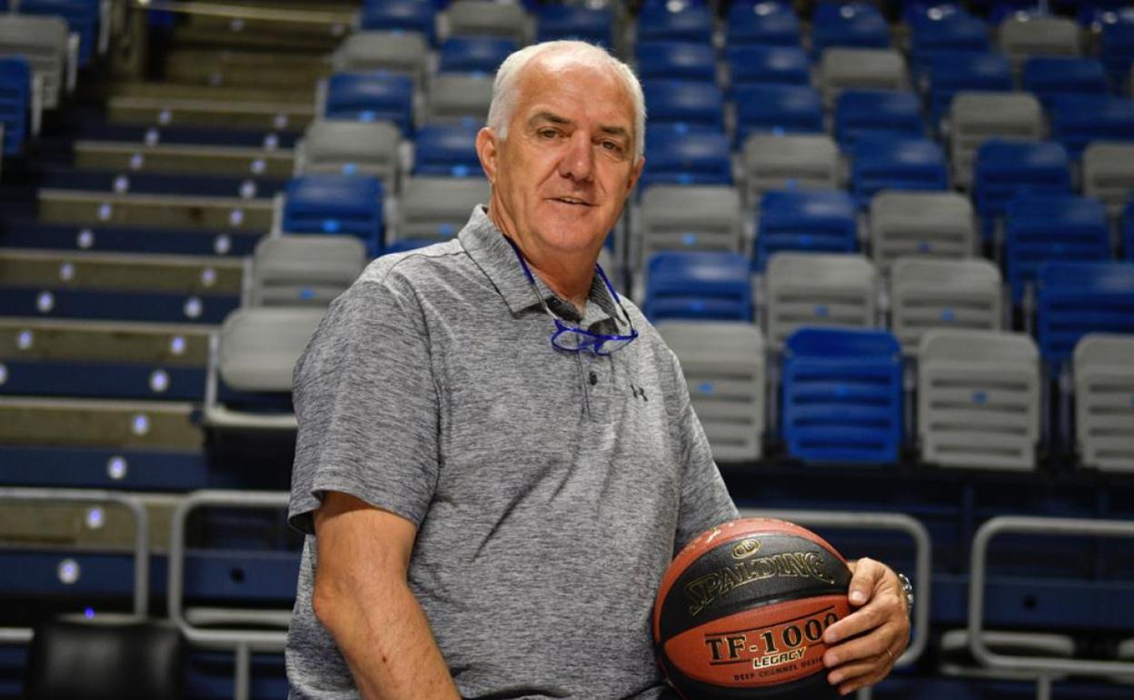 El director deportivo del Unicaja, Manolo Rubia, el pasado lunes en el Palacio de los Deportes. 