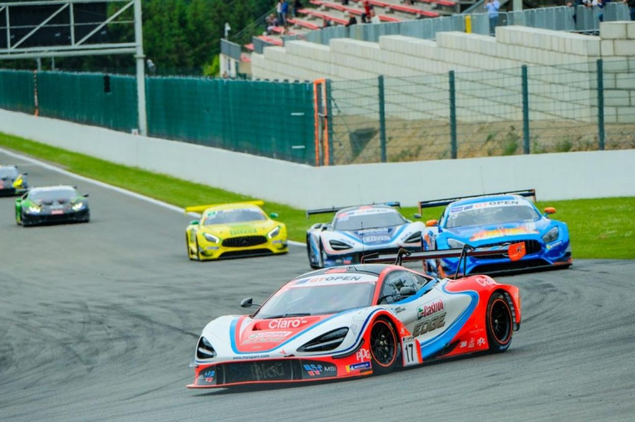 Fran Rueda gana la primera carrera del International GT Open | Diario Sur