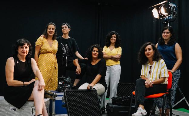 De izq. a dcha, Monterrat Ogalla, Ana Gámiz, Paloma Peñarrubia, Laura Baena, Carmen Escalante, Delia Márquez y Marta M. Mata. 