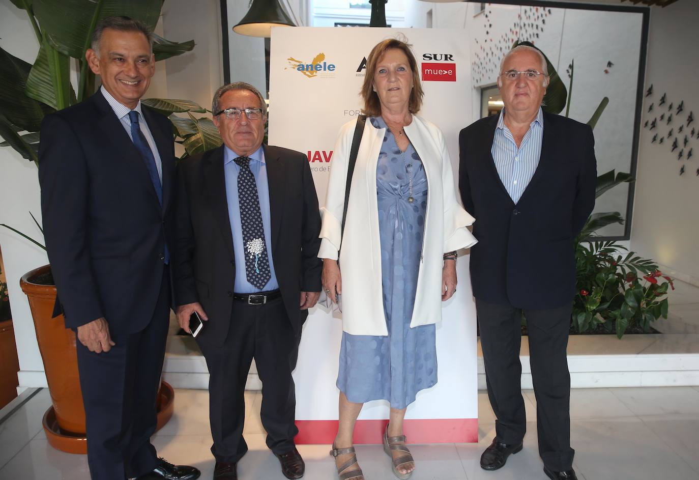 El ponente ha abordado los retos presentes y futuros de la Educación en un desayuno-coloquio en el Hotel Vincci Posada del Patio.